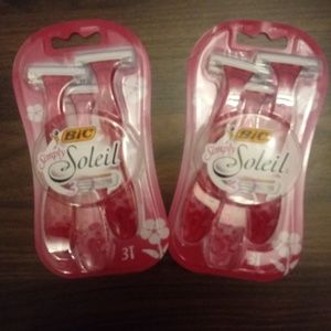2 Packs New/Sealed BIC Simply Soleil Razors